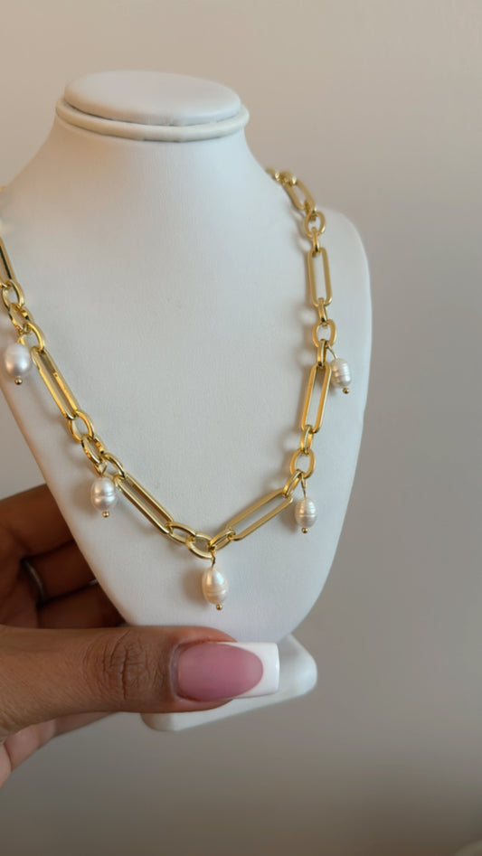 Cari Necklace
